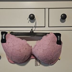 Victoria's Secret Lace Push-Up Bra - Pink 34DD